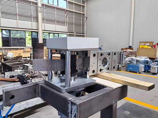 网带式自动换网器